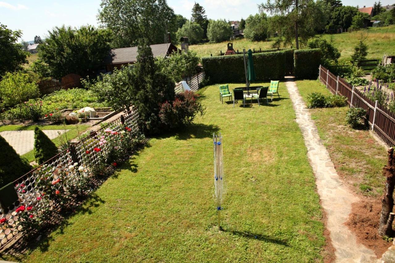 Dum V Ceskem Raji Villa Dolni Bousov Exterior photo