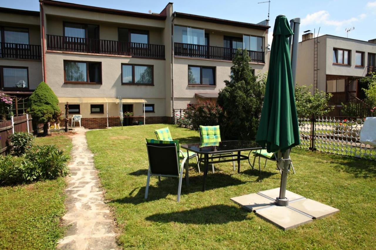 Dum V Ceskem Raji Villa Dolni Bousov Exterior photo