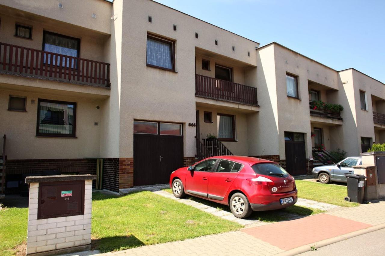 Dum V Ceskem Raji Villa Dolni Bousov Exterior photo