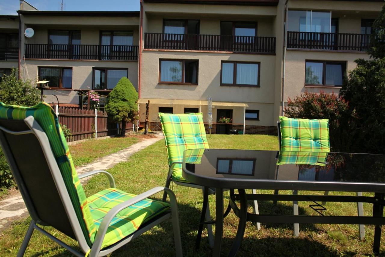 Dum V Ceskem Raji Villa Dolni Bousov Exterior photo