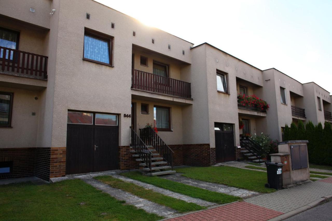 Dum V Ceskem Raji Villa Dolni Bousov Exterior photo