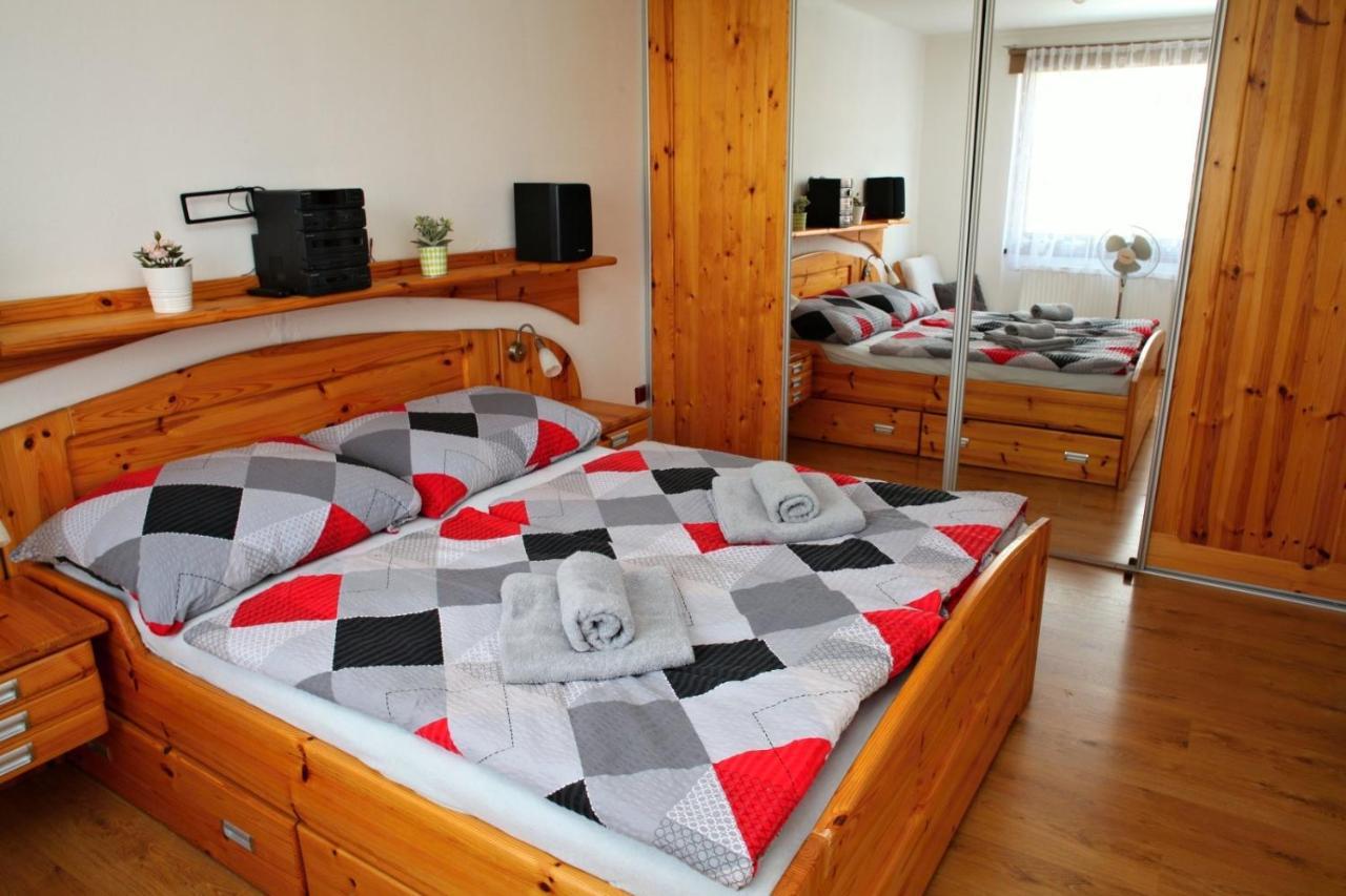 Dum V Ceskem Raji Villa Dolni Bousov Exterior photo