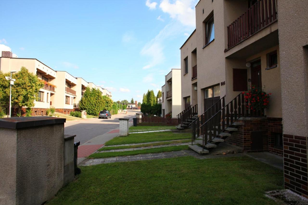 Dum V Ceskem Raji Villa Dolni Bousov Exterior photo